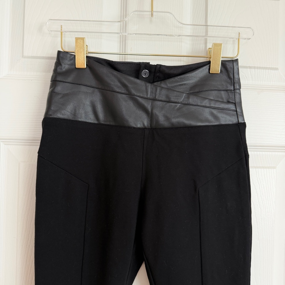🖤 Bebe Super Curve Black Faux Leather Crossover V-Waistband Leggings - Picture 5 of 15
